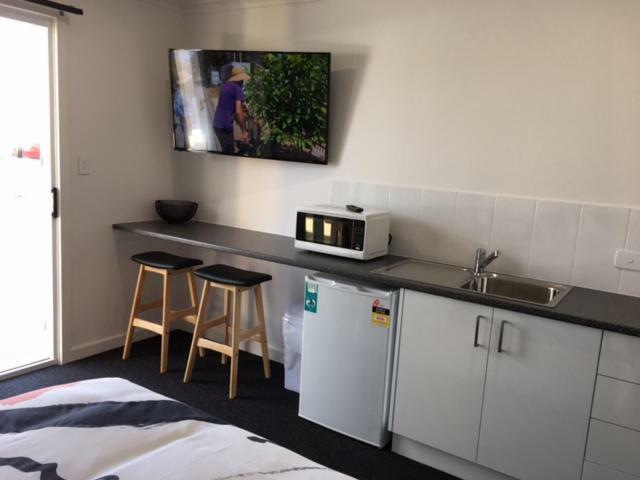 Port Lincoln Shark Apartment 1 エクステリア 写真